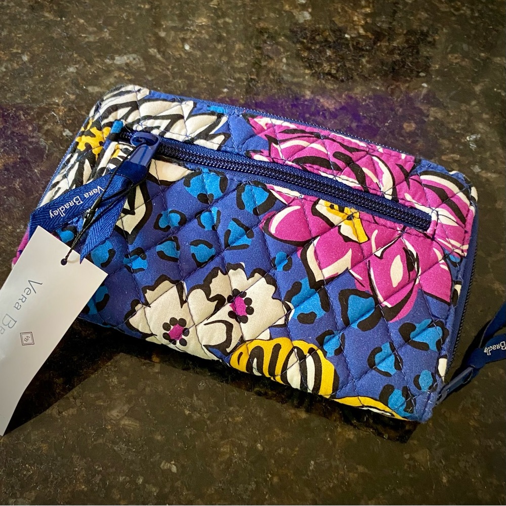 💢SOLD💢 Vera Bradley Turn Lock Wallet Full Zip African Violet - Picture 2 of 6